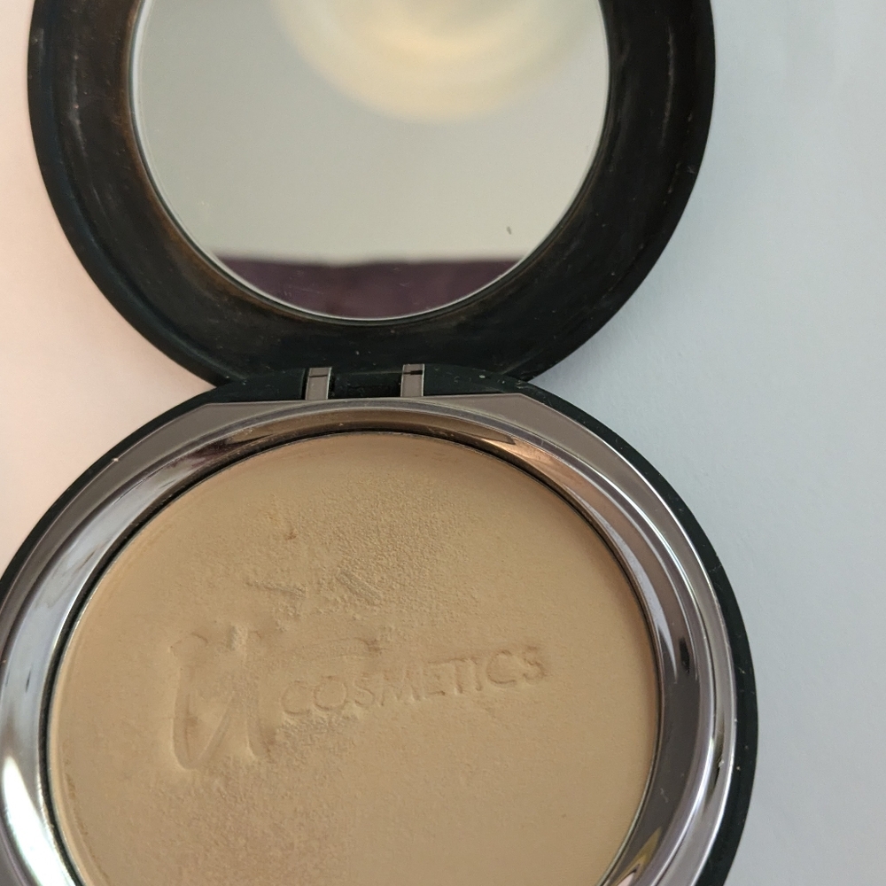 IT cosmetics celebration foundation